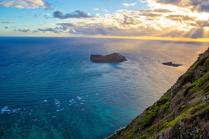 Private Circle Island Oahu Tour with Custom Itinerary - Stop 1: Halona Blowhole and the drama of ocean + lava tubes