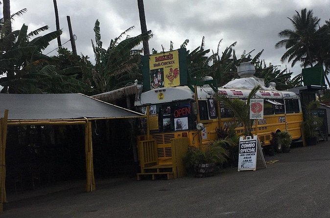 Private Pearl Harbor & North Shore tour (Se habla Español) - North Shore lunch at a food truck court: where the day gets tasty