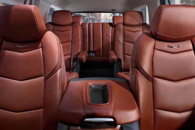Private Transfer: Honolulu Airport HNL to Honolulu in Luxury SUV - Key highlights at a glance