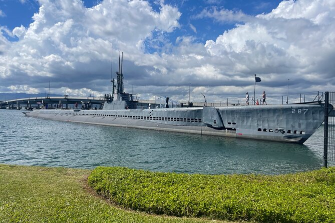 Roundtrip Shuttle from Waikiki-Pearl Harbor National Memorial - Where the optional USS Arizona ferry fits in