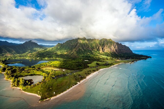 Royal Crown of Oahu - 60 Min Helicopter Tour - Doors Off or On - Ka‘a‘awa Valley and Sacred Falls: the close-up moment
