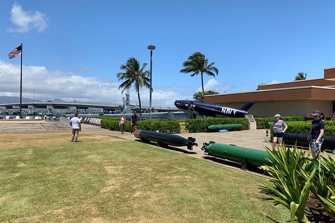 Small Group-Oahu Tour, Dole Plantation, Northshore, Sunset Beach - Sunset Beach: winter swells and why contests happen here
