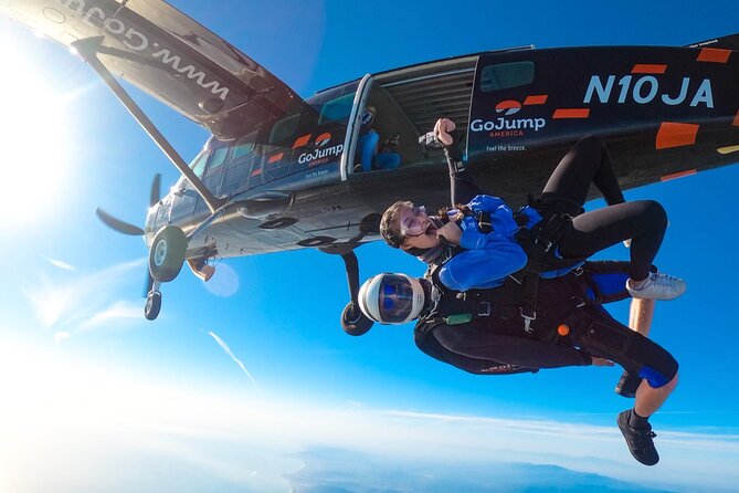Tandem Skydiving with GoJump in Hawaii - Why This 14,000-Foot Tandem Jump Feels Different