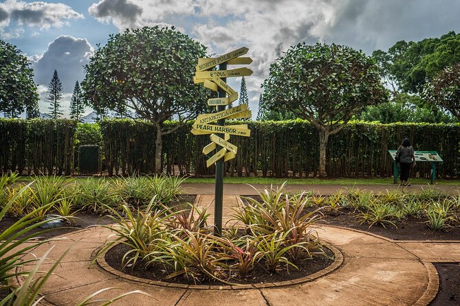 "The Dole Plantation" & "North Shore" Private Limousine VIP Tour! - FAQ