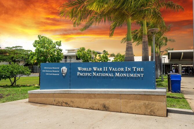 Tribute to Pearl Harbor Arizona Memorial and Honolulu City Tour - Honoring Hawaii history on the drive-by stops