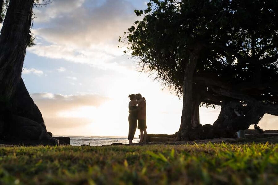 Waikiki : Beach Picnic with Professional Photography! - The Luxe Picnic Setup: Pupus, Crystal, and Comfort on Sand