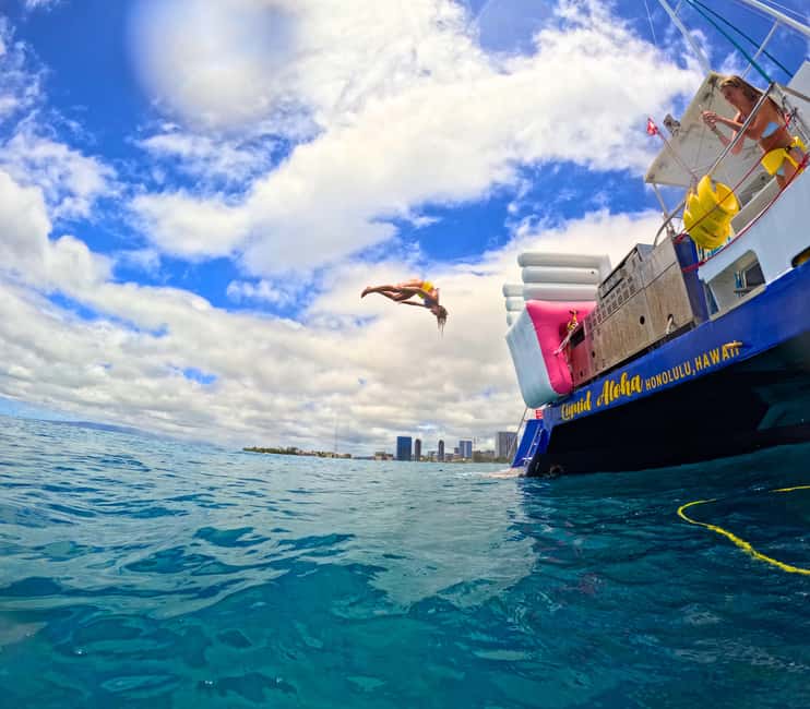 Waikiki: Snorkeling & Ocean Playground Experience - Cruise Out and the First Snorkel Setup
