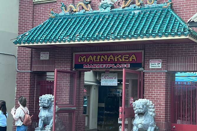 We Go Eat: Secret Aloha Bites Tour - Snacks and Drinks: The Most Helpful Part for First-Timers